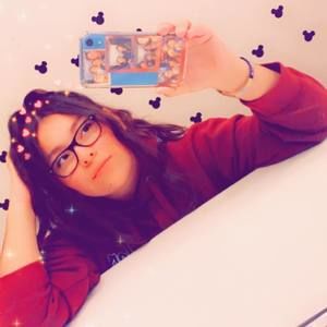 Meet your Posher, Rebeca